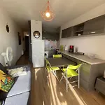 A Proche Etang Et Thermes Avec Loggia Et Animaux Admis - Fr-1-503-89