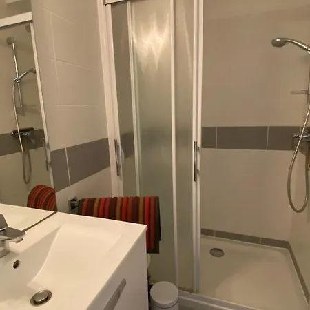 A Proche Etang Et Thermes Avec Loggia Et Animaux Admis - Fr-1-503-89 شقة