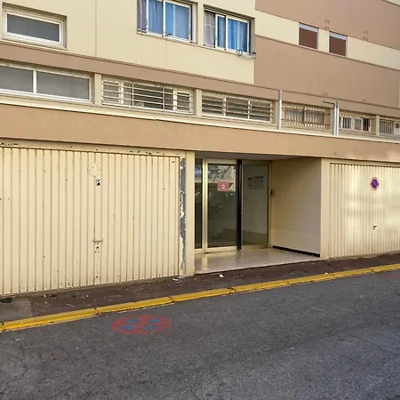 A Proche Etang Et Thermes Avec Loggia Et Animaux Admis - Fr-1-503-89 *